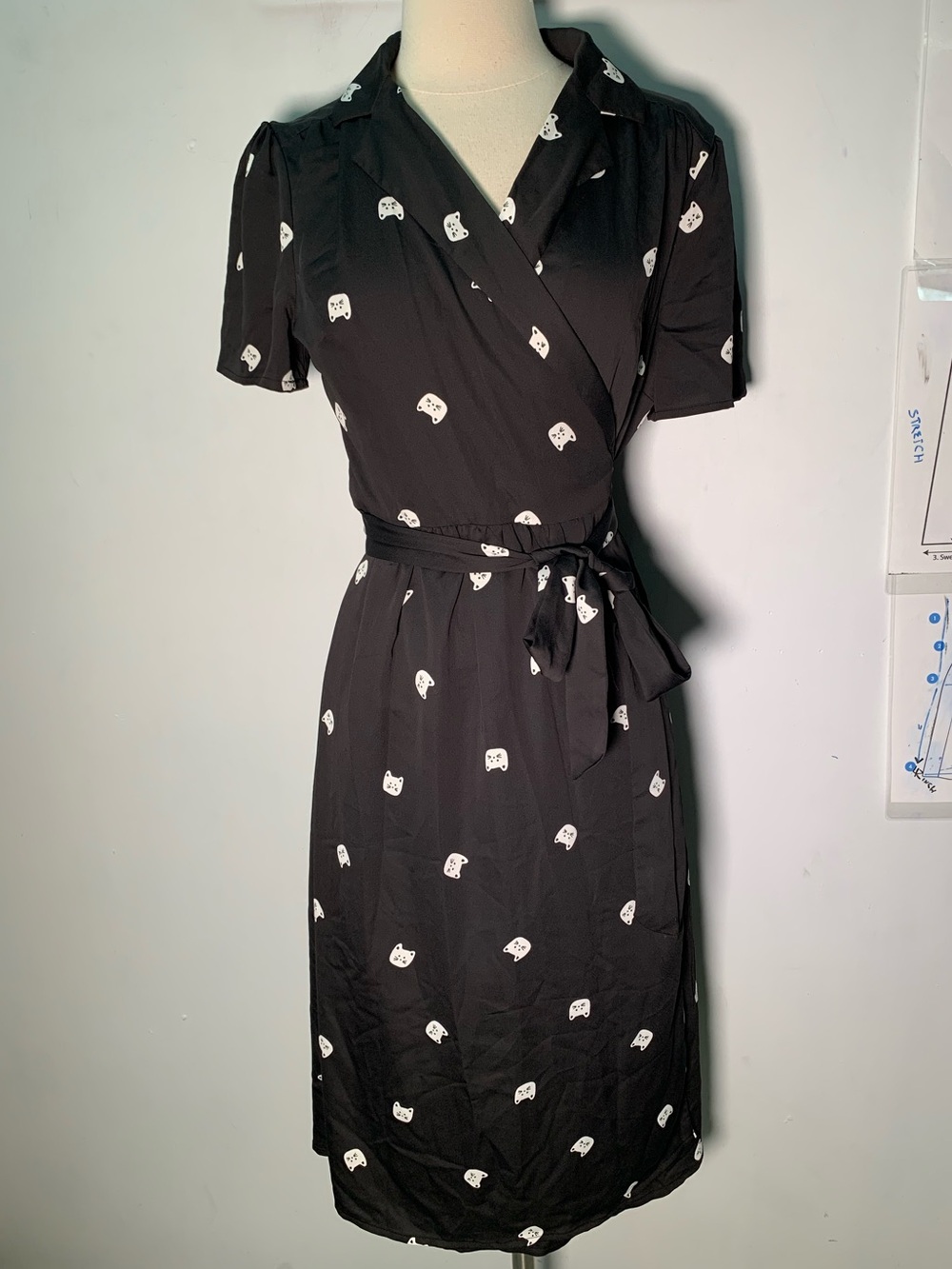 MODCLOTH Kitty Cat Print Tied and Timeless Black Wrap Dress Size L novelty